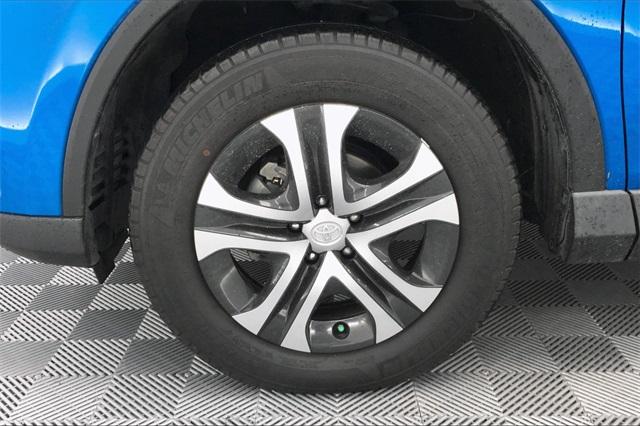 36500-toyota-rav4-2017-t