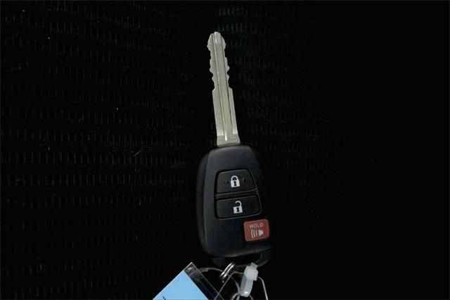 36503-toyota-rav4-2017-t