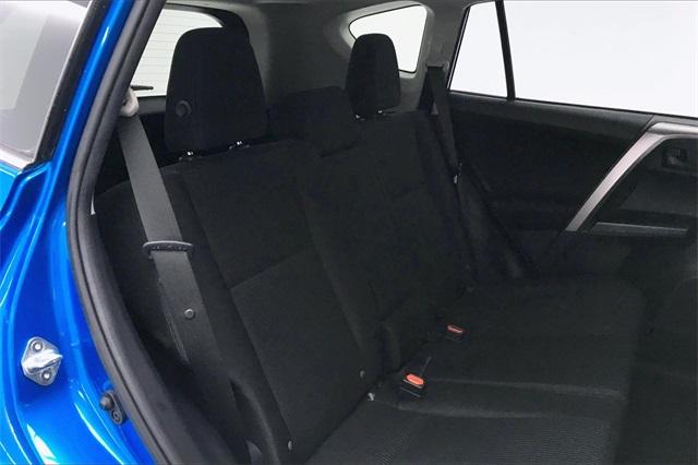 36506-toyota-rav4-2017-t