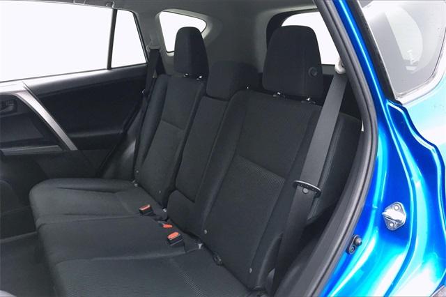 36508-toyota-rav4-2017-t