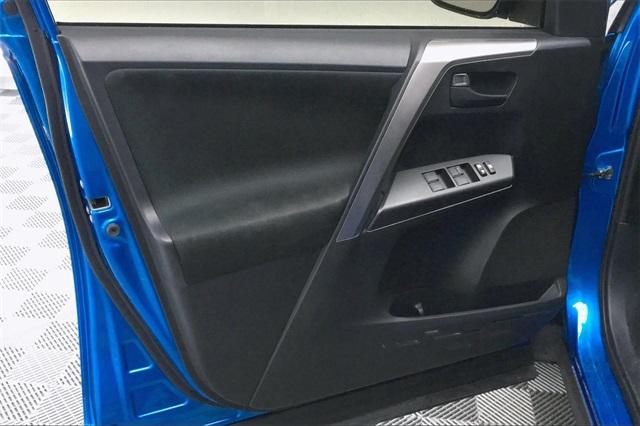 36516-toyota-rav4-2017-t