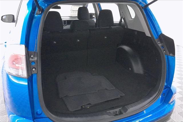 36517-toyota-rav4-2017-t
