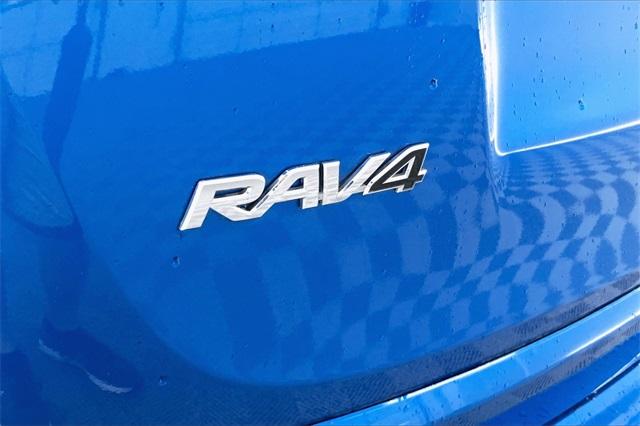 36519-toyota-rav4-2017-t