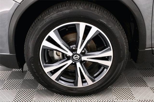 36638-nissan-rogue-2018-t