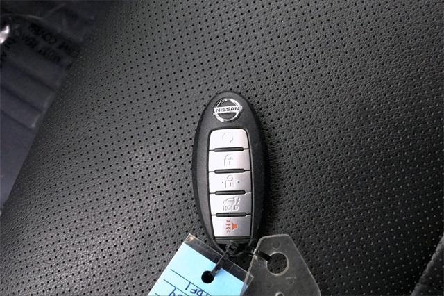 36641-nissan-rogue-2018-t