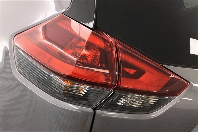 36656-nissan-rogue-2018-t