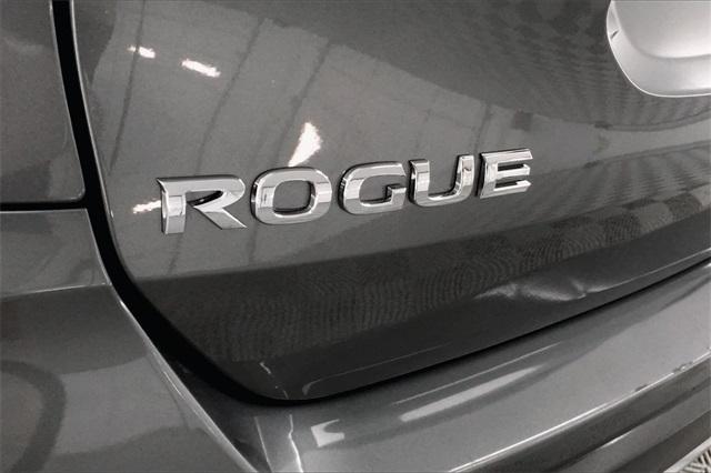 36657-nissan-rogue-2018-t