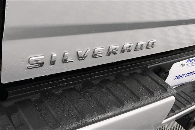 36784-chevrolet-silverado1500-2018-t