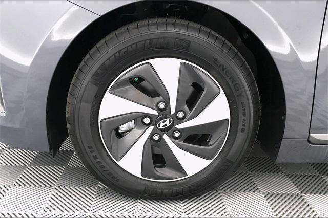 37005-hyundai-ioniqhybrid-2019-n0522f4s