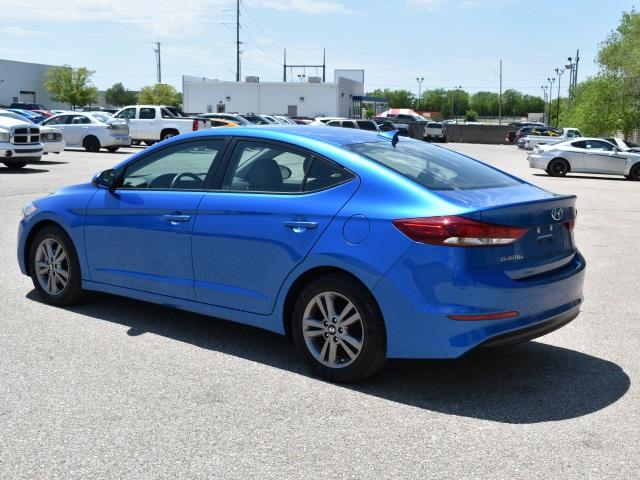3722-hyundai-elantra-2017-47402f45