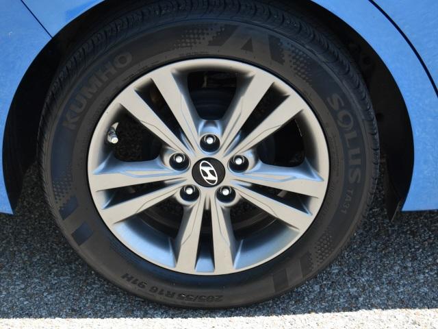 3724-hyundai-elantra-2017-47402f45