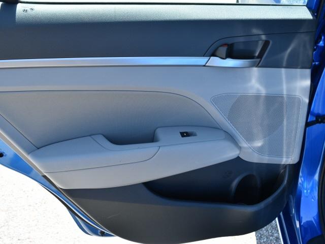 3725-hyundai-elantra-2017-47402f45