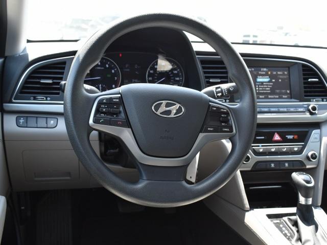 3727-hyundai-elantra-2017-47402f45