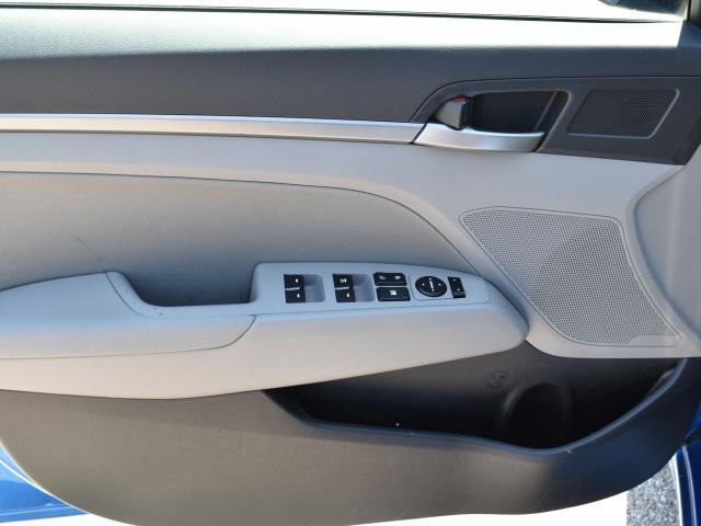 3728-hyundai-elantra-2017-47402f45
