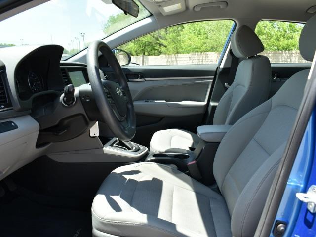 3729-hyundai-elantra-2017-47402f45