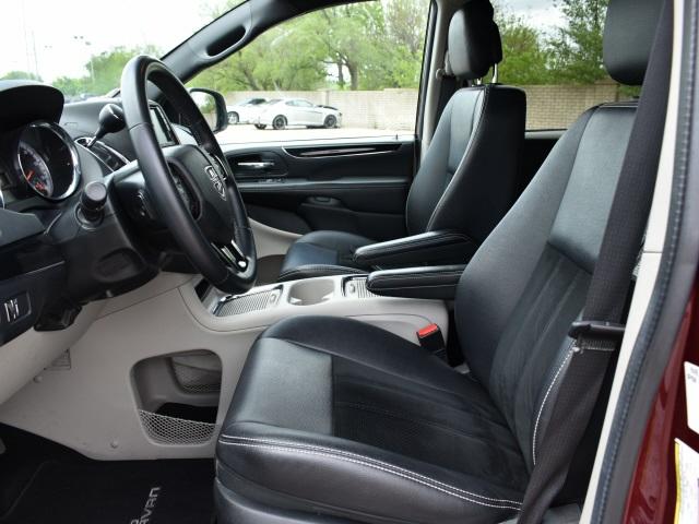 3759-dodge-grandcaravan-2017-rtkm53