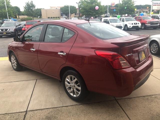 37658-nissan-versa-2018-fwd