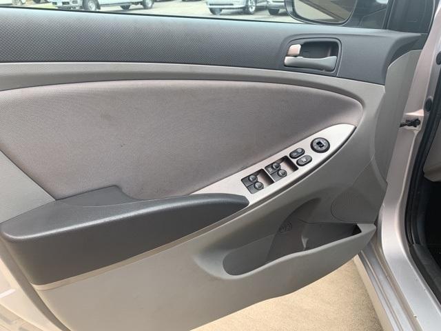 37761-hyundai-accent-2017-fwd