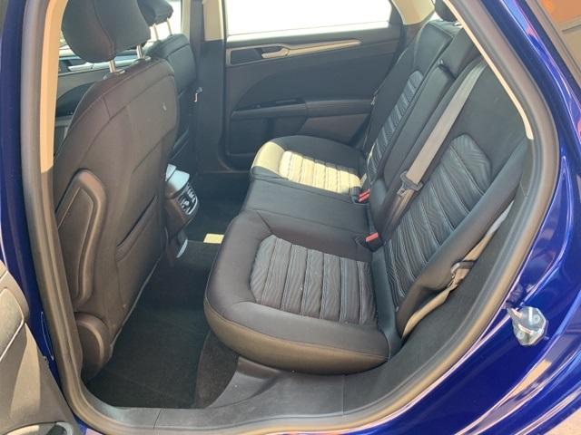 37773-ford-fusion-2016-fwd