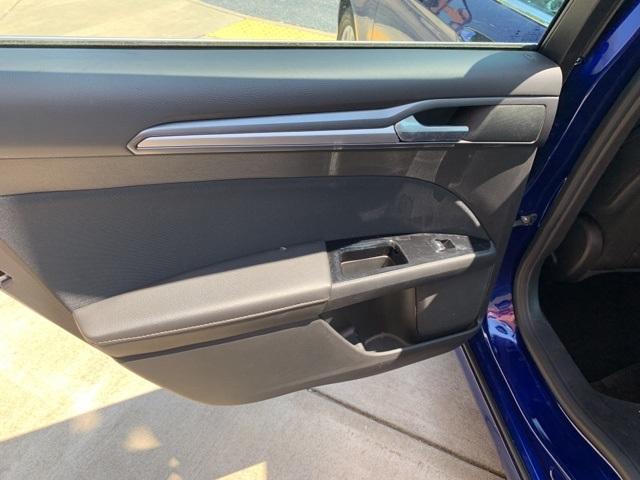 37774-ford-fusion-2016-fwd