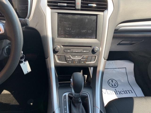 37780-ford-fusion-2016-fwd
