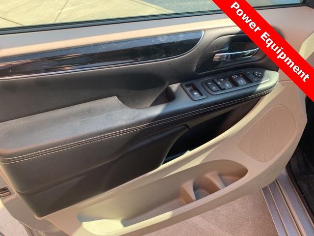 37909-dodge-grandcaravan-2018-fwd