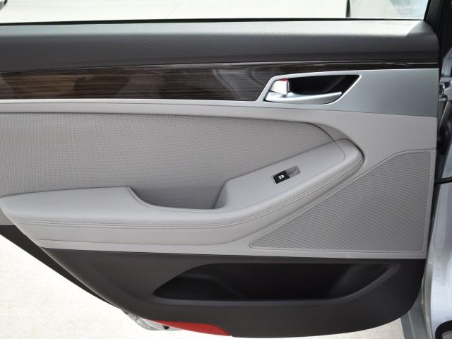 3797-hyundai-genesis-2015-b1402r65