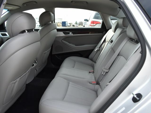3798-hyundai-genesis-2015-b1402r65