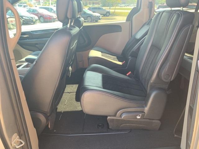 38035-dodge-grandcaravan-2018-fwd