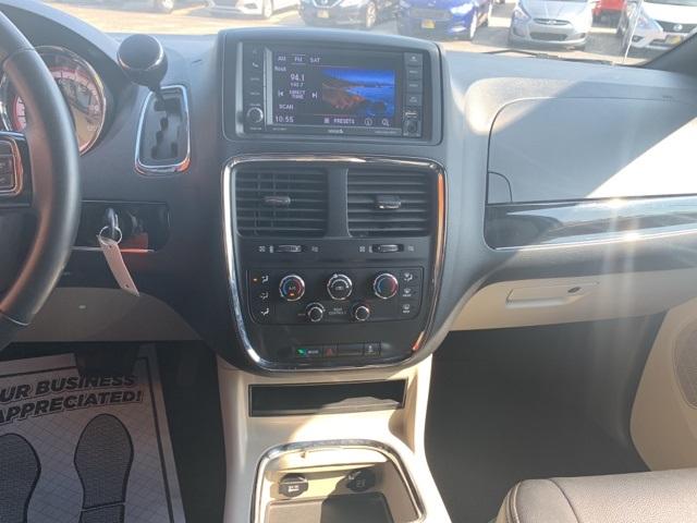 38041-dodge-grandcaravan-2018-fwd