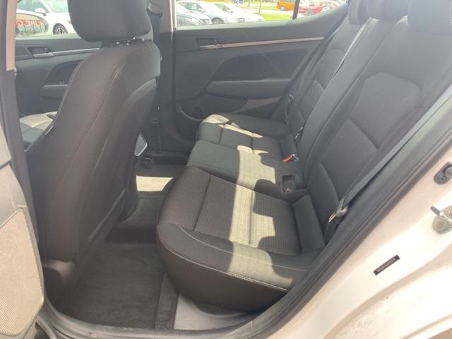 38105-hyundai-elantra-2018-fwd