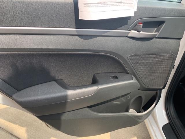 38106-hyundai-elantra-2018-fwd