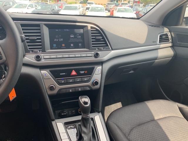 38111-hyundai-elantra-2018-fwd