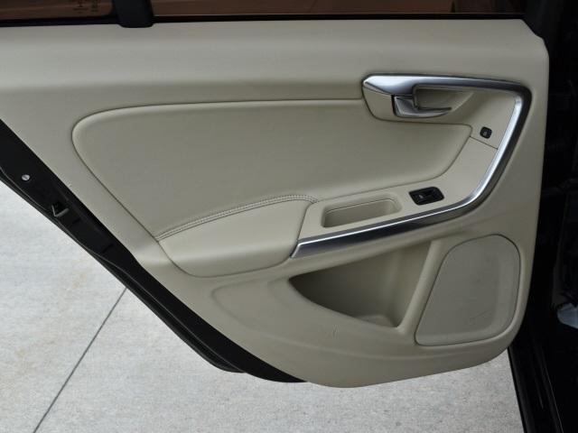 3817-volvo-s60-2015-s60t5