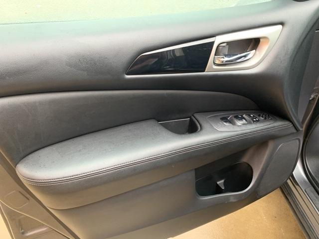 38278-nissan-pathfinder-2018-4wd