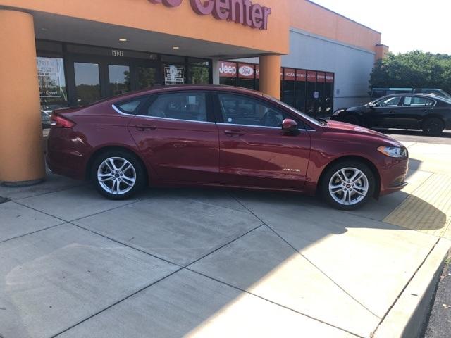 38515-ford-fusionhybrid-2018-fwd