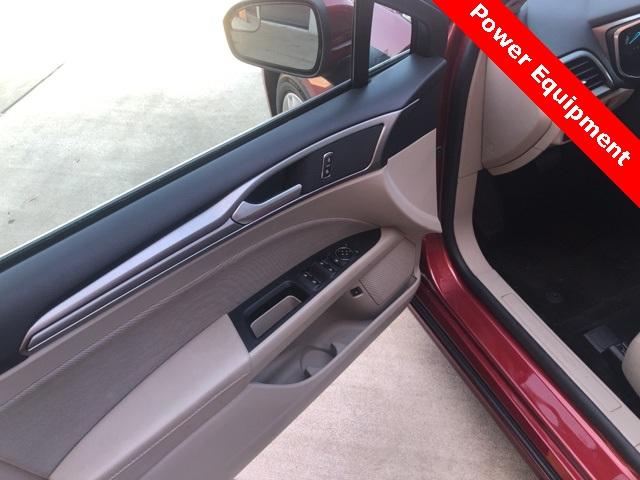 38516-ford-fusionhybrid-2018-fwd