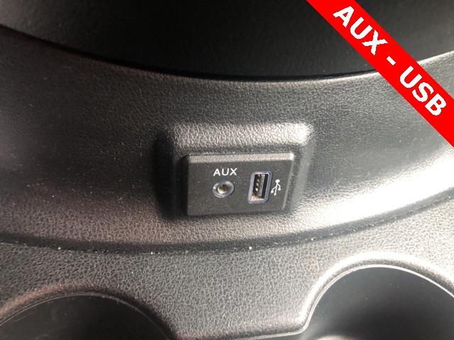 38537-nissan-versa-2018-fwd