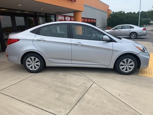 38606-hyundai-accent-2017-fwd