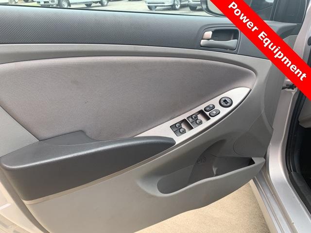 38611-hyundai-accent-2017-fwd