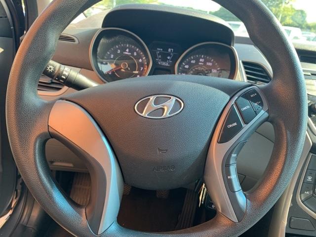 38715-hyundai-elantra-2016-fwd
