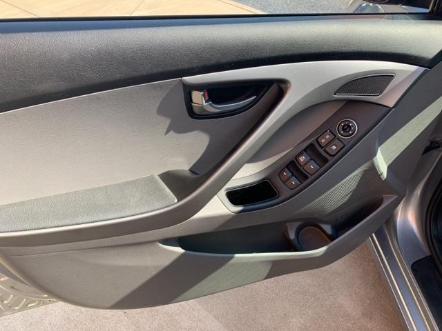 38716-hyundai-elantra-2016-fwd
