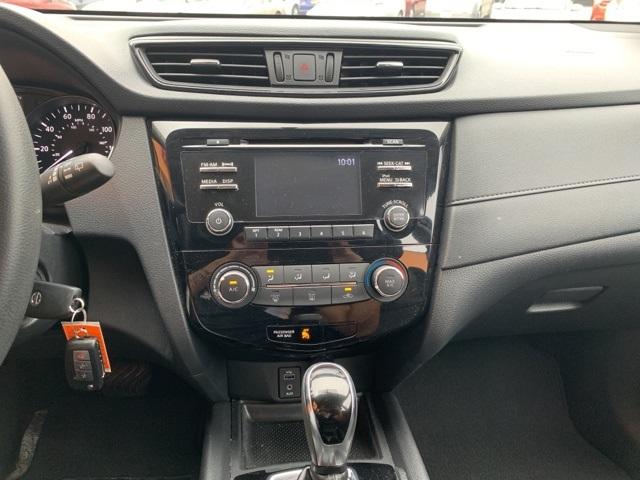 38837-nissan-rogue-2017-fwd