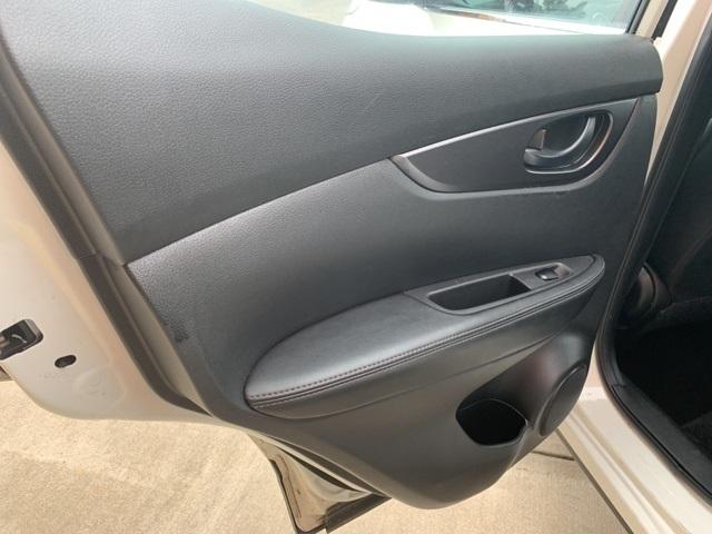 38846-nissan-roguesport-2018-fwd