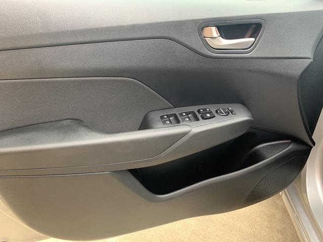 38945-hyundai-accent-2018-fwd