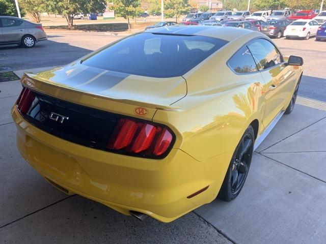 39054-ford-mustang-2016-rwd