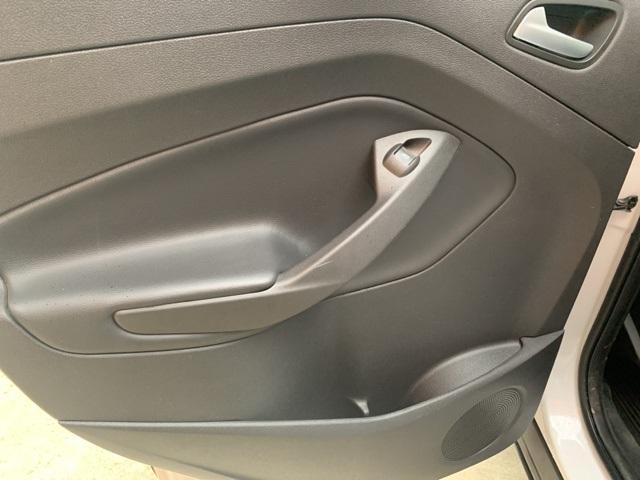 39098-ford-escape-2018-4wd