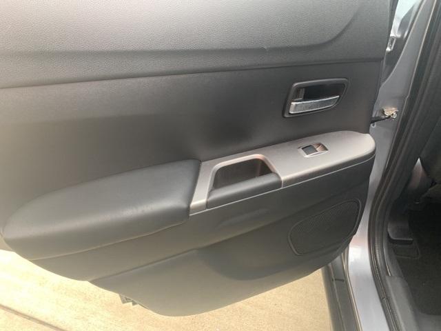 39112-mitsubishi-outlandersport-2018-fwd