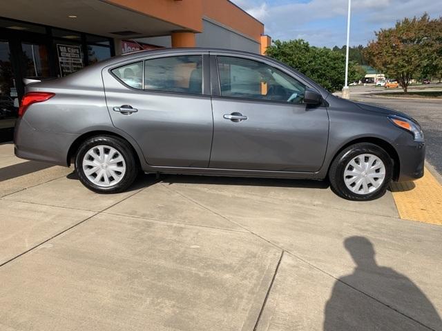39124-nissan-versa-2018-fwd