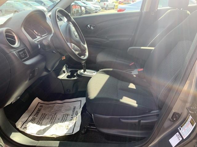 39127-nissan-versa-2018-fwd